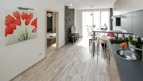 Jaką farbą pomalować meble w domu